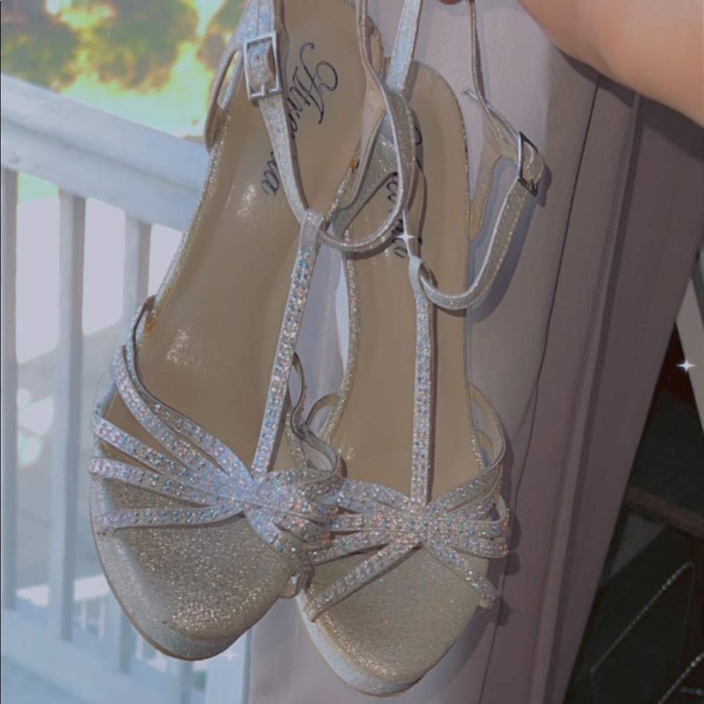 Size 8 formal/prom shoes